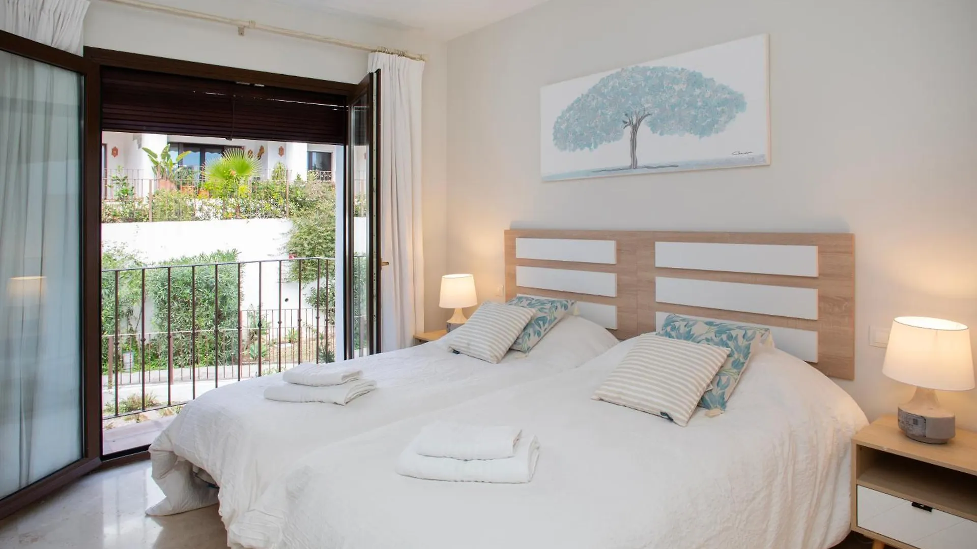 The Luxury Golf Paradise - 8 Pax Groups - Families Malaga 0*,  Hiszpania
