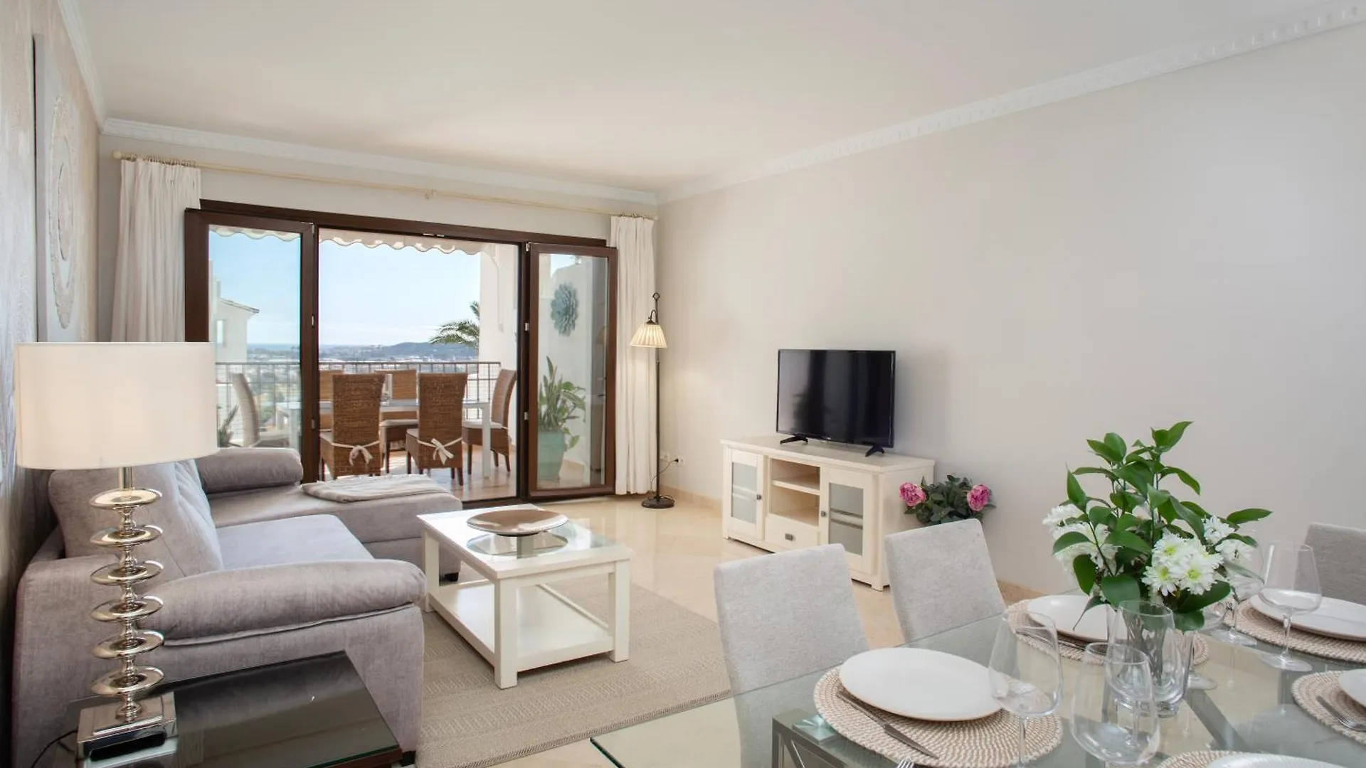 The Luxury Golf Paradise - 8 Pax Groups - Families Malaga Apartment
